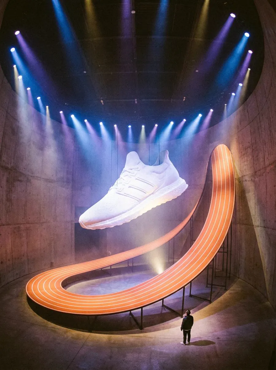 Athletic retail atrium pop-up environment